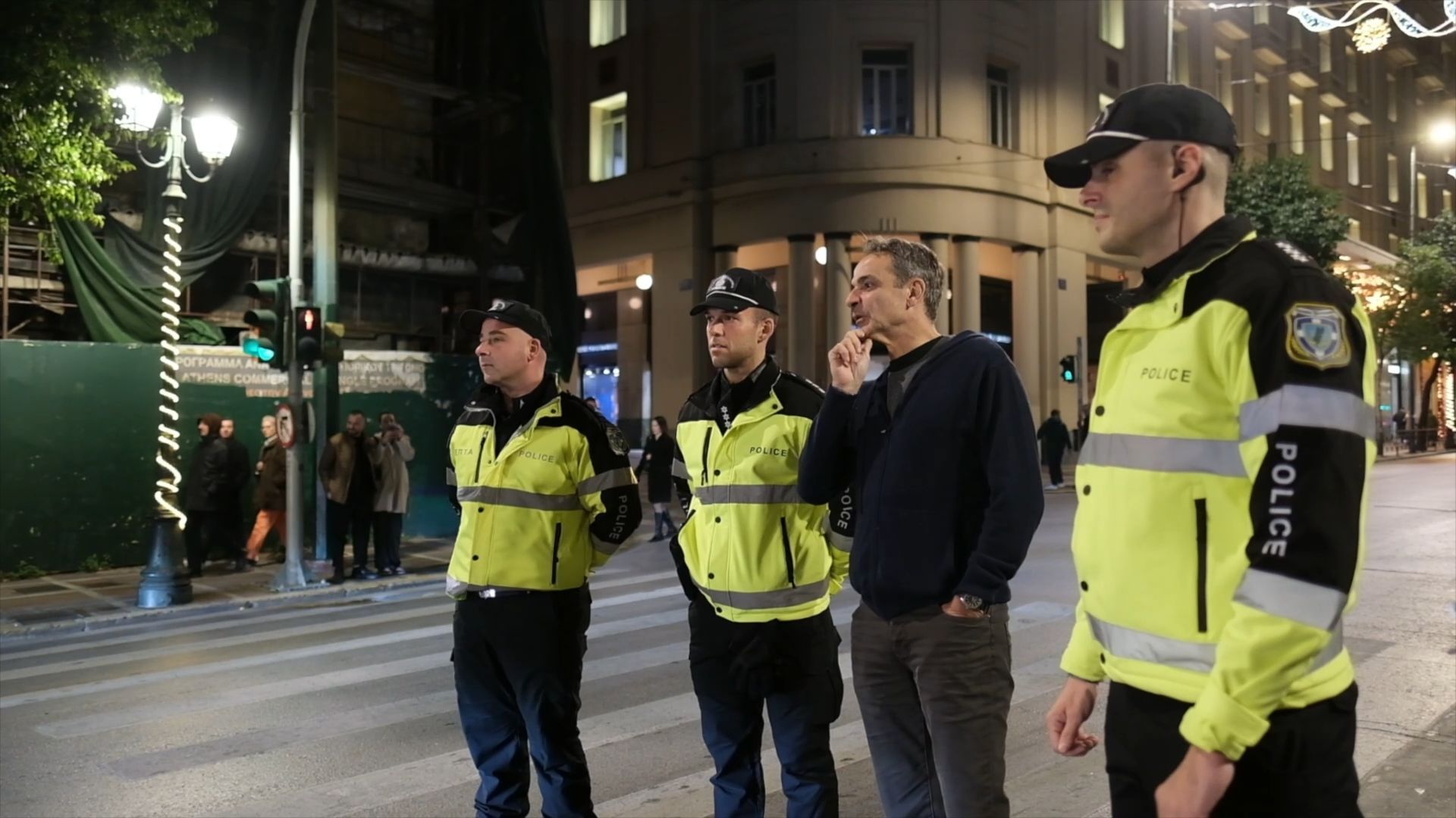 o-kyriakos-mitsotakis-dipla-stin-trochaia-se-epicheirisi-alkotest-1765665161