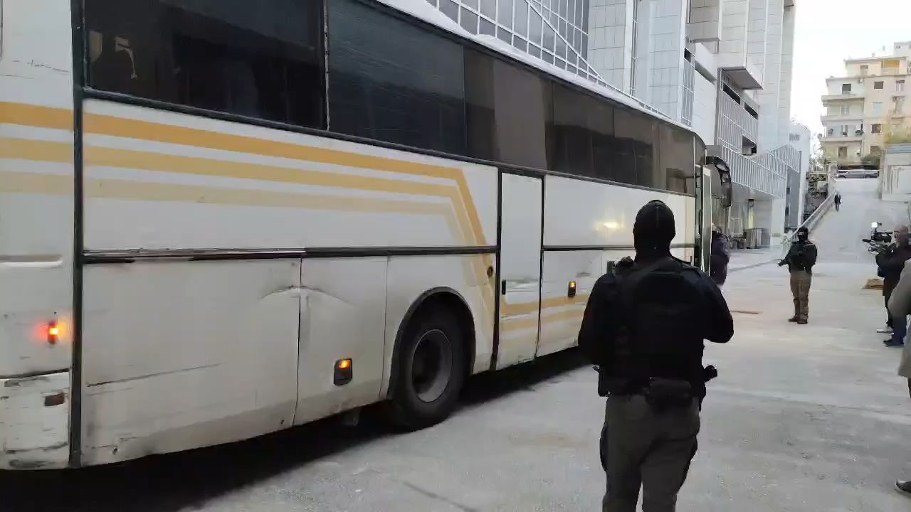 oi-15-syllifthentes-tin-stigmi-poy-metaferontai-stin-eyropaiki-eisaggelia-1765691806