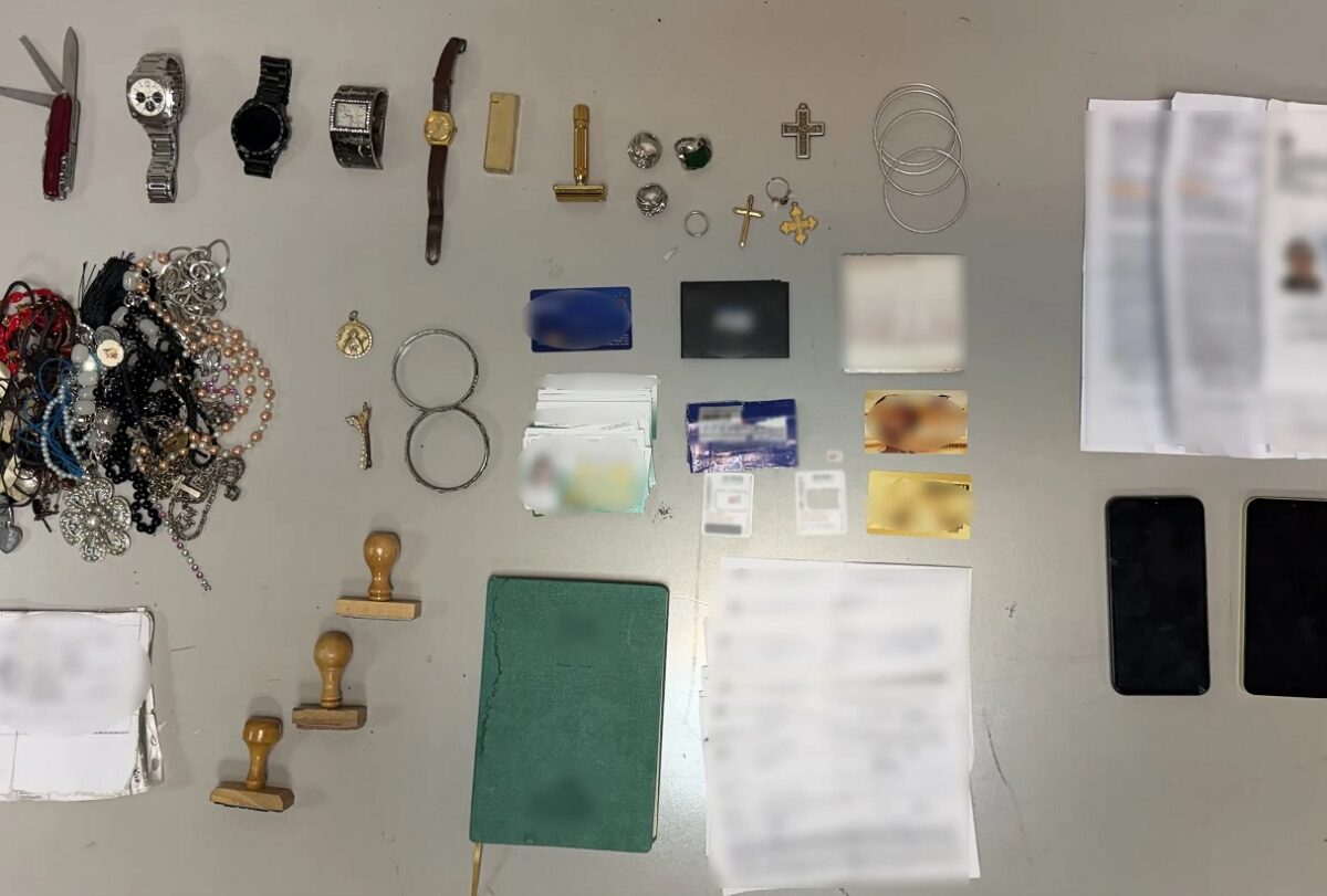 Σύλληψη 45χρονης οικιακής βοηθού για κλοπή κοσμημάτων και χρημάτων από σπίτια εργοδοτών της