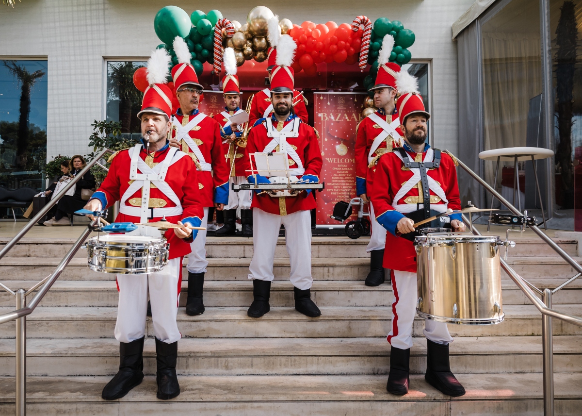 Χριστουγεννιάτικο παζάρι αγάπης και αλληλεγγύης από το σωματείο «ΕΛΠΙΔΑ» 10 Χριστουγεννιάτικο παζάρι αγάπης και αλληλεγγύης από το σωματείο «ΕΛΠΙΔΑ»