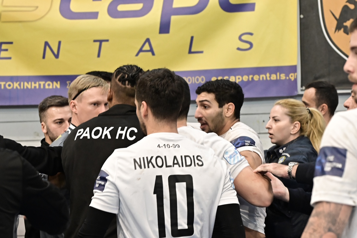 Ο ΠΑΟΚ καταγγέλλει εισβολή φιλάθλων της ΑΕΚ στο ντέρμπι χάντμπολ για τα προημιτελικά του Κυπέλλου Ελλάδας