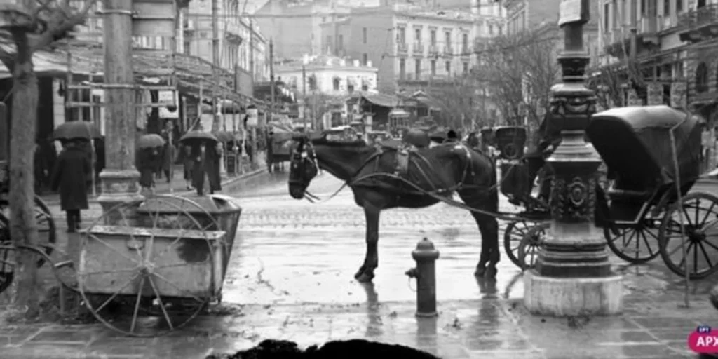 Πώς έμοιαζε η οδός Πατησίων έναν αιώνα πριν; (φωτό)