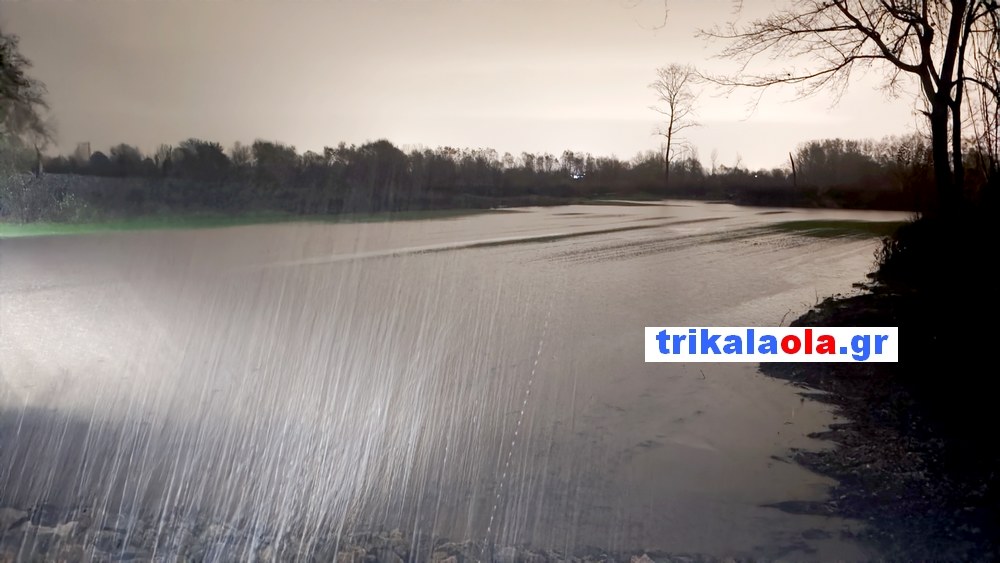 Κακοκαιρία Byron: Πλημμύρισε ο Πηνειός στα Τρίκαλα – Ο Ληθαίος κάλυψε την υπό κατασκευή γέφυρα Αγίου Κωνσταντίνου