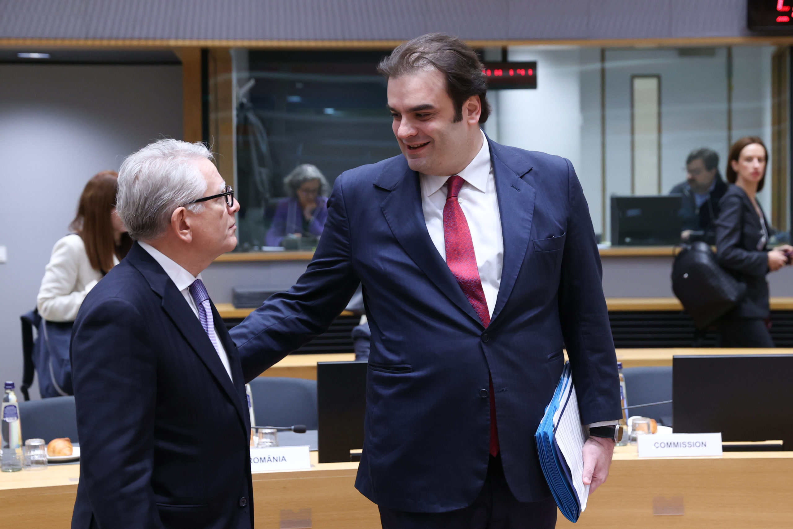 ECOFIN: Ο Πιερρακάκης έλαβε τα συγχαρητήρια των υπουργών για την ανάδειξή του στην ηγεσία του Eurogroup ΦΩΤΟ – ΒΙΝΤΕΟ 6 Κυριάκος Πιερρακάκης ECOFIN