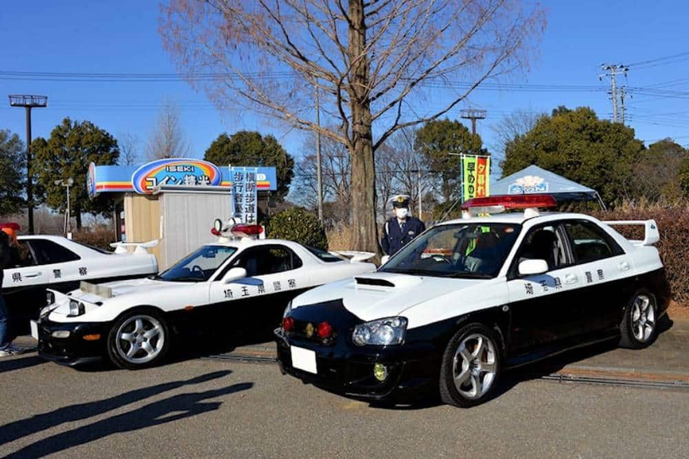 Τα κορυφαία περιπολικά του κόσμου: Big in Japan 20 police-cars-in-japan-9