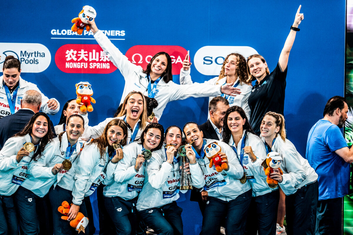 polo-women-gold-1200x800