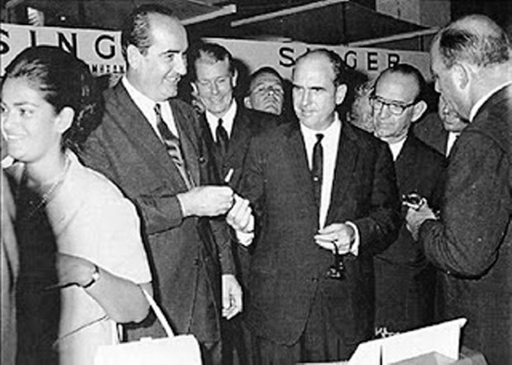 Βόλτες, περιπέτειες και εφηβικές τρέλες – Το αθάνατο «παπάκι» των ’80ς (φωτό, βίντεο) 16 Βόλτες, περιπέτειες και εφηβικές τρέλες – Το αθάνατο «παπάκι» των ’80ς (φωτό, βίντεο)