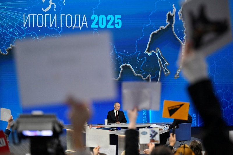 Πούτιν: Ειρωνικά σχόλια, παράπονα και εκπλήξεις στη συνέντευξη Τύπου – Η πρόταση γάμου στον αέρα και οι ερωτήσεις για αγγούρια και εξωγήινους