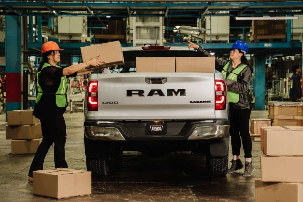 Ανανεωμένο Ram 1200 από 21.000 ευρώ με έως 220 ίππους 13 Ανανεωμένο Ram 1200 από 21.000 ευρώ με έως 220 ίππους
