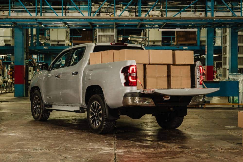 Ανανεωμένο Ram 1200 από 21.000 ευρώ με έως 220 ίππους 15 ram_1200_laramie_crew_cab_2