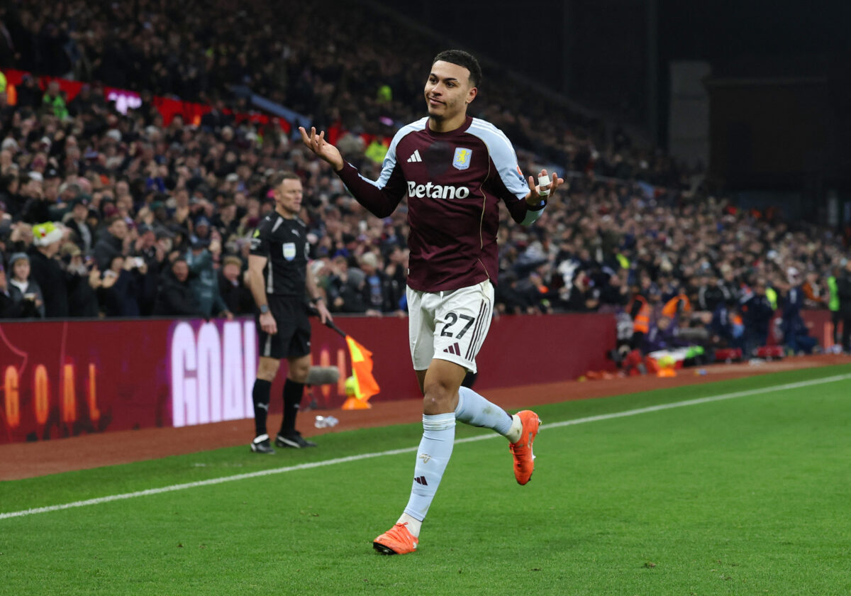 Άστον Βίλα – Μάντσεστερ Γιουνάιτεντ 2-1: Ακαταμάχητοι οι «χωριάτες» αγγίζουν την κορυφή της Premier League