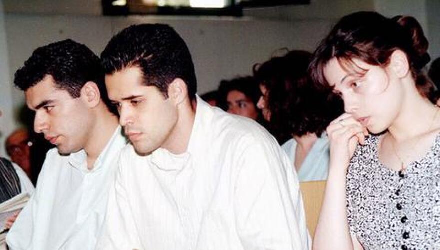 Όταν συνελήφθησαν οι σατανιστές της Παλλήνης: Πώς η εξομολόγηση σε έναν ιερέα αποκάλυψε εγκλήματα, σεξουαλικά όργια και τελετές μαύρης μαγείας