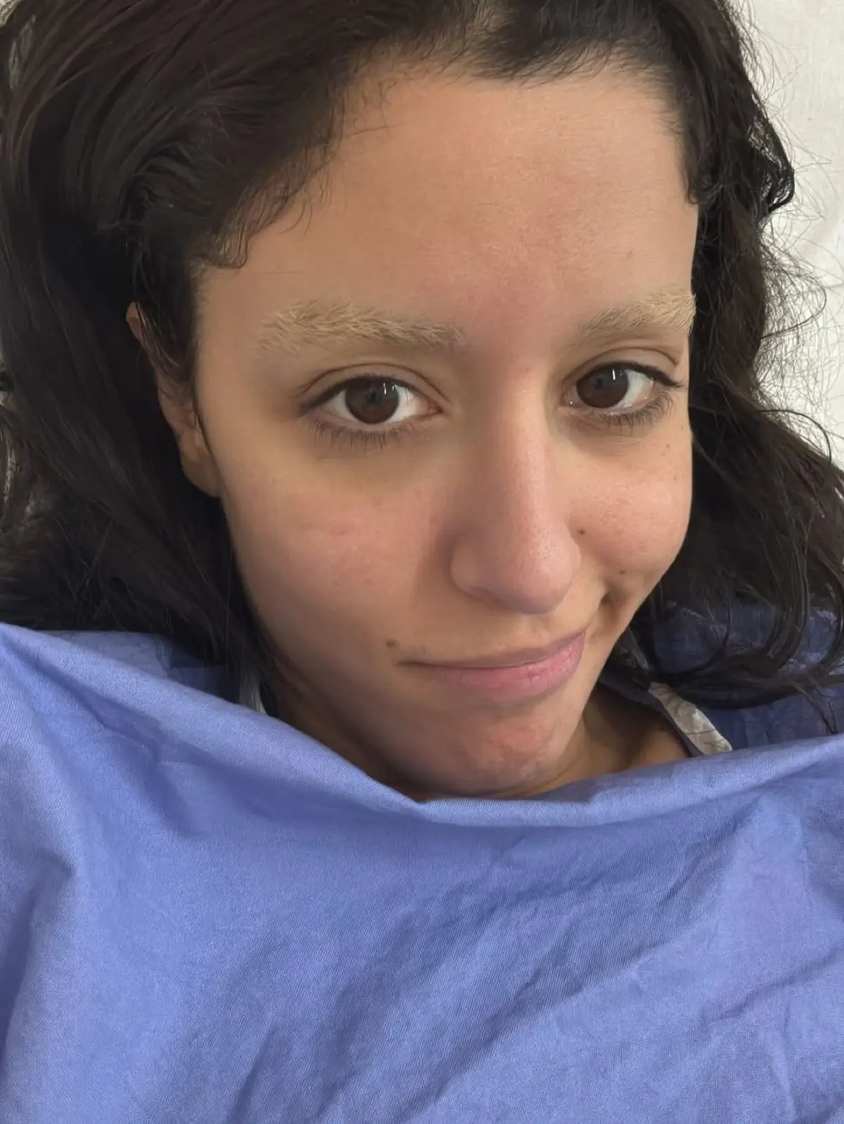 Σάττι: «Αυτός ο μήνας ήταν πραγματικά δύσκολος» – Οι πρόσφατες φωτογραφίες από το νοσοκομείο με τους ορούς στα χέρια 12 Η Μαρίνα Σάττι στο νοσοκομείο