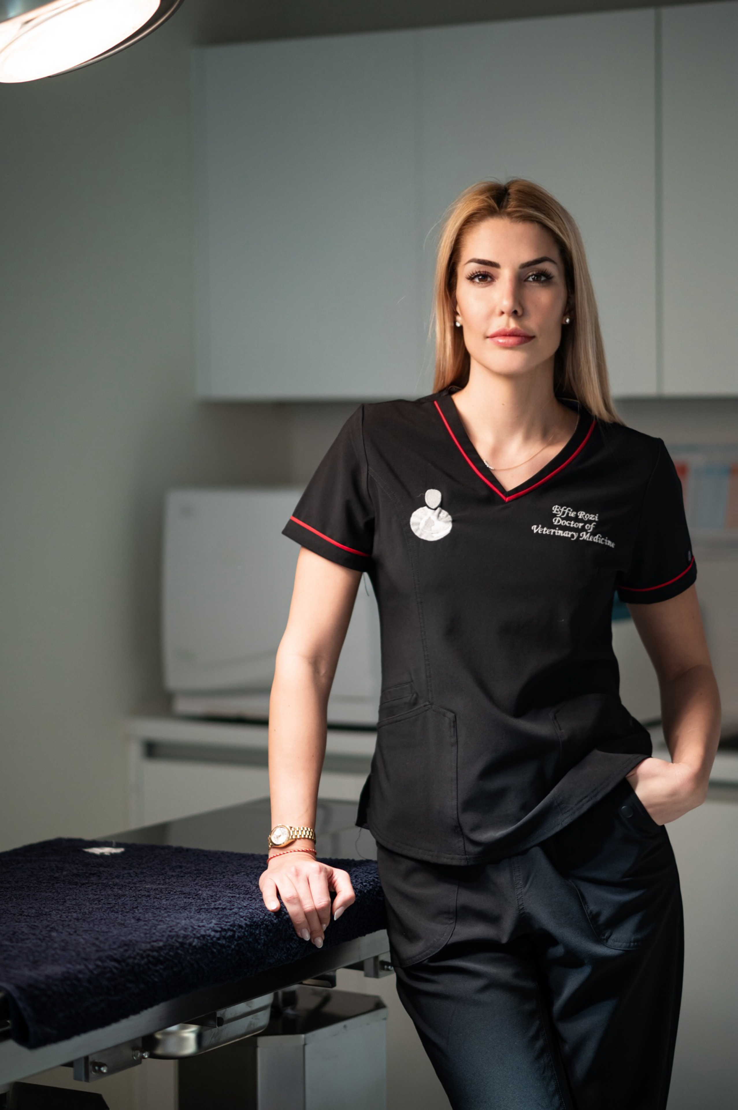 "Η Αξία της Προσαρμοσμένης Διατροφής ανάλογα με το Μέγεθος και τη Φυλή του Σκύλου" 22 γυναίκα