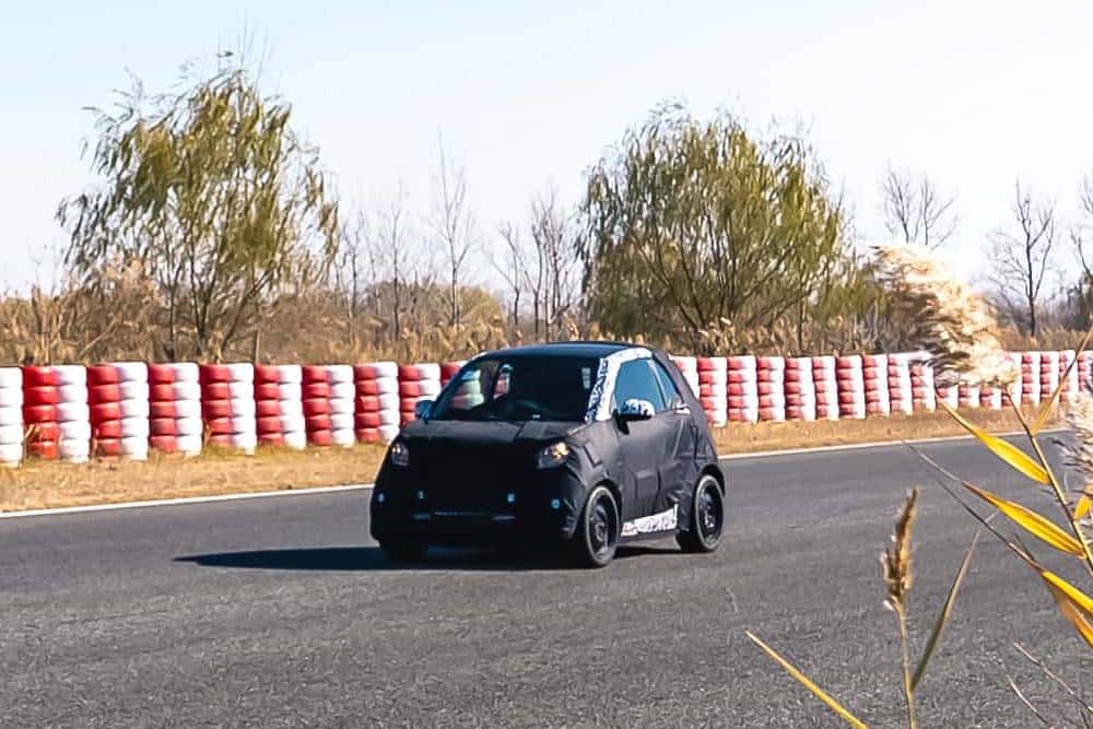 Αποκαλύφθηκαν οι πρώτες επίσημες φωτογραφίες του νέου Smart 6 smart-fortwo-alias-2-2026-erprobung (4)