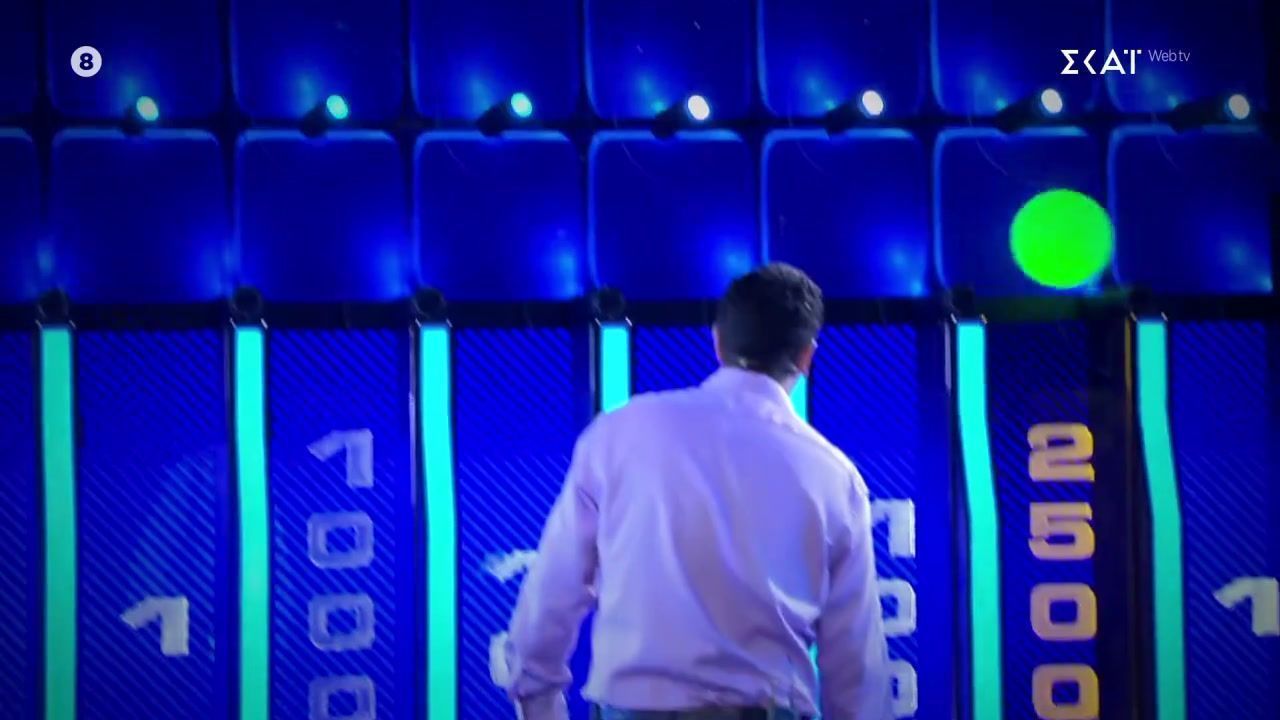 Στεφάνι και έξω, ή αλλιώς από τις 25.000 στο 1 ευρώ
