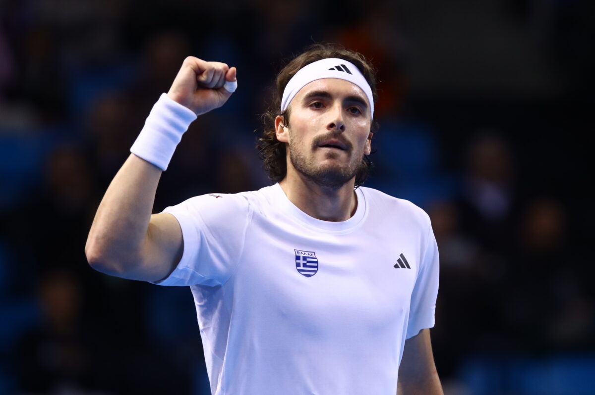 stefanos-tsitsipas-1200x798