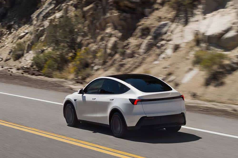 Το Tesla Model Y αποκτά 100 άλογα μέσω κινητού 8 tesla model y standard (7)