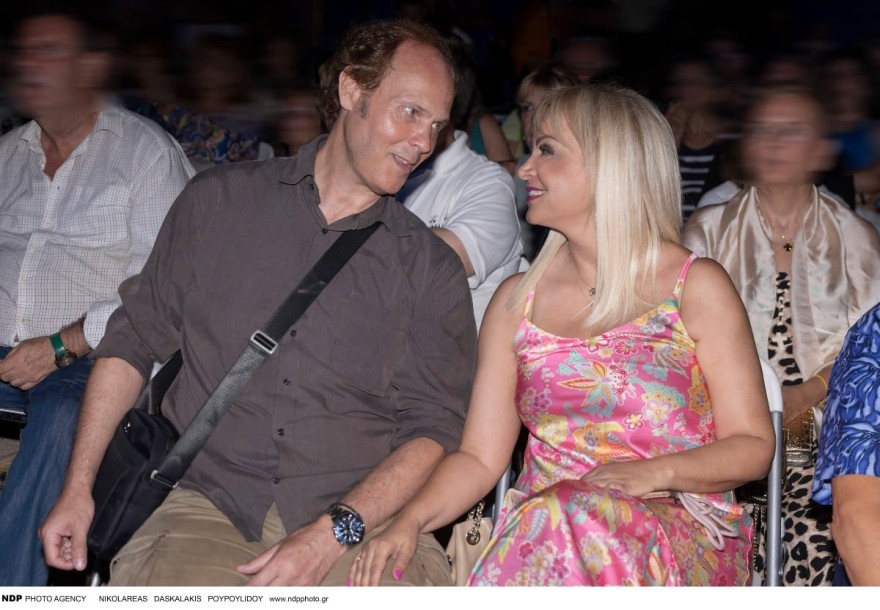 Τέτα Καμπουρέλη: «Δεν επικοινωνώ με τον πρώην σύζυγό μου, δεν είναι απαραίτητο» 3 Τέτας Καμπουρέλη σύντροφος φωτογραφία