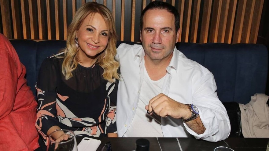 Τέτα Καμπουρέλη: «Δεν επικοινωνώ με τον πρώην σύζυγό μου, δεν είναι απαραίτητο» 4 Η ανακοίνωση για το διαζύγιο Καμπουρέλη - Γκουρούση