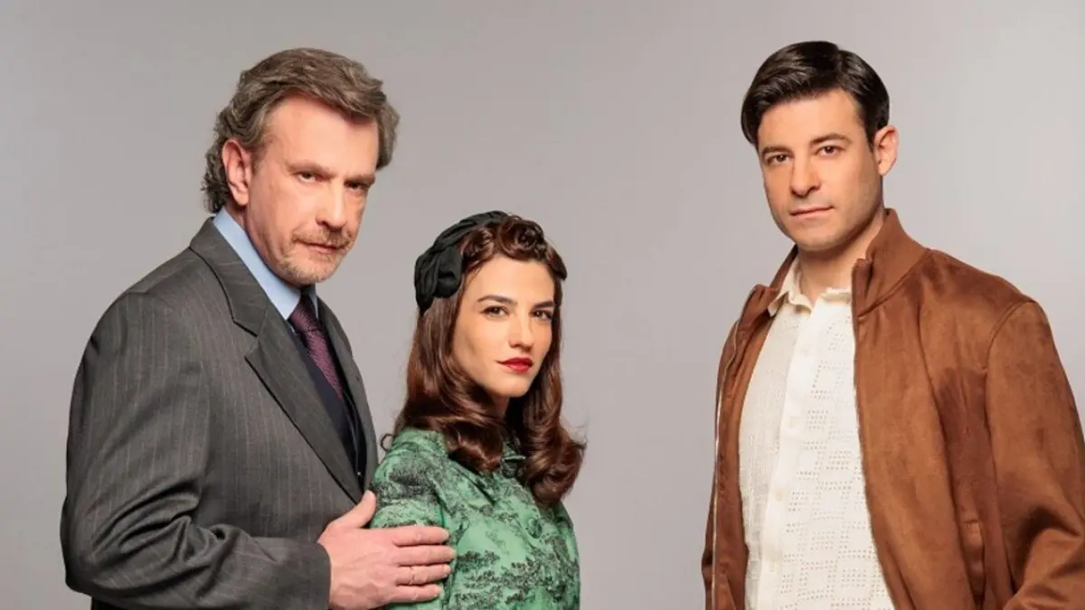 Η Πολυξένη ακτινοβολεί στην Αθήνα: Το σπίτι δίπλα στο ποτάμι – Μαγδαληνή & Οδυσσέας αρραβωνιάζονται με τιμές και δόξες! 2 Το σπίτι δίπλα στο ποτάμι Απόστολος Μελισσάνθη Άγγελος