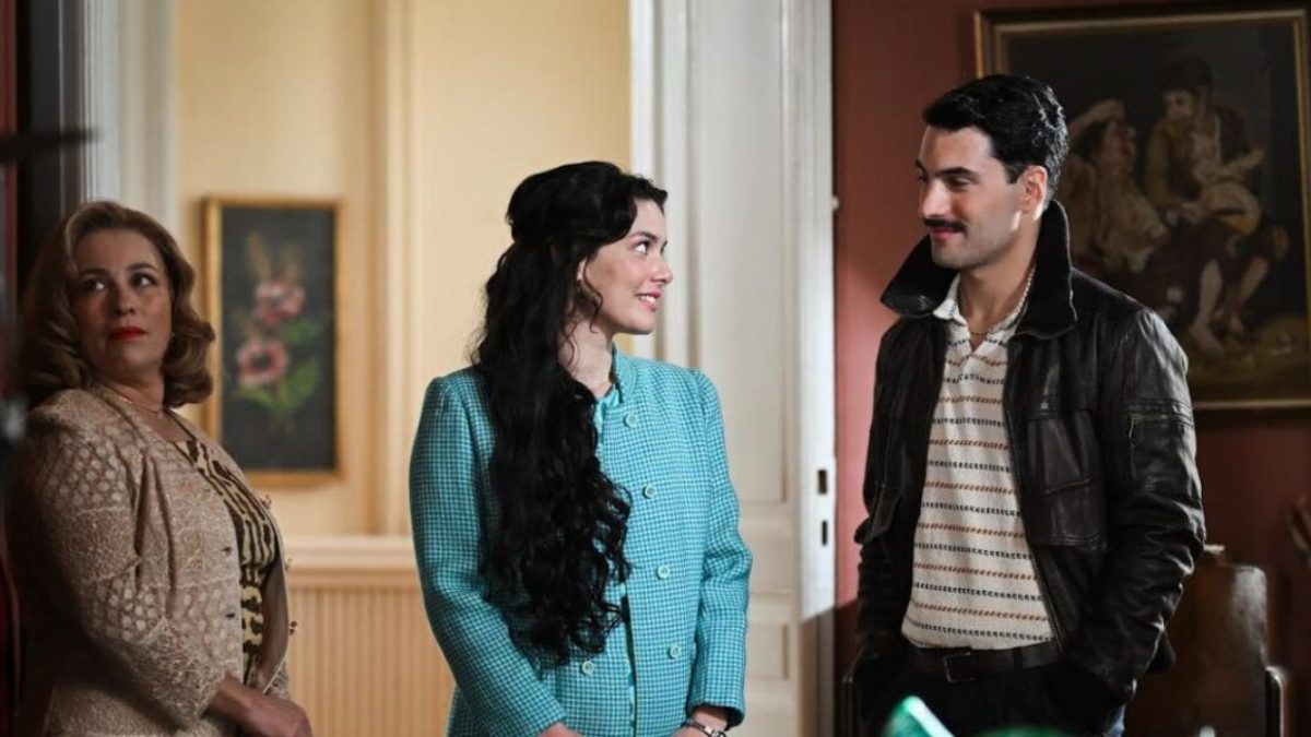 to-spiti-dipla-sto-potami-2