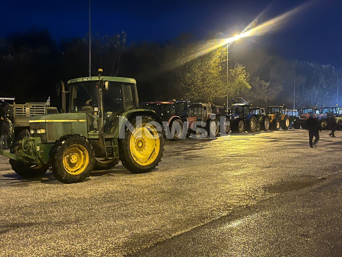 Αγρότες κατέφθασαν στο τελωνείο Προμαχώνα με τρακτέρ – Δεν προτίθενται να στήσουν μπλόκο 6 Τρακτέρ