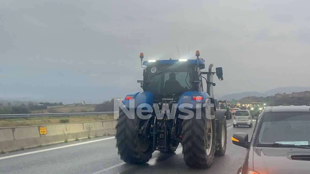 Αγρότες κατέφθασαν στο τελωνείο Προμαχώνα με τρακτέρ – Δεν προτίθενται να στήσουν μπλόκο 4 Τρακτέρ