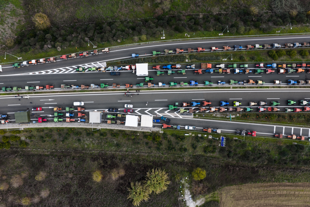 Λήψη με drone από το μπλόκο των αγροτών στον κόμβο του Αυτοκινητοδρόμου Κεντρικής Ελλάδας (Ε-65)
