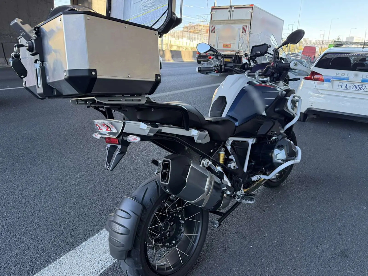 Αττική οδός: Συνελήφθη 28χρονος δικυκλιστής που τραυμάτισε τροχονόμο 11 Αττική οδός