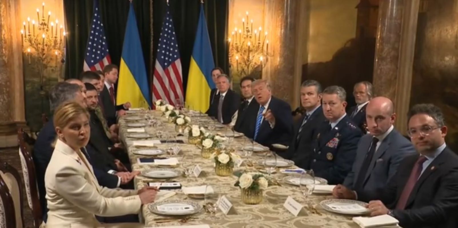 Συνάντηση Τραμπ – Ζελένσκι: Το βίντεο από τις διαπραγματεύσεις – Τα χιουμοριστικά σχόλια του Αμερικανού προέδρου στους δημοσιογράφους
