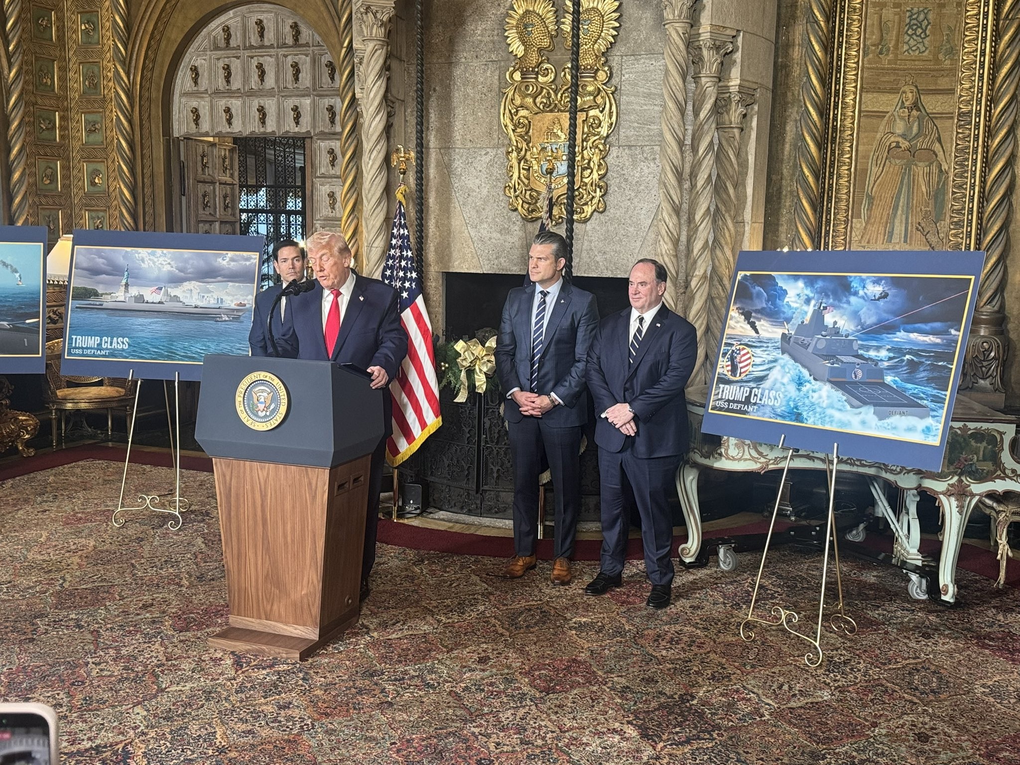 Ντόναλντ Τραμπ: Παρουσίασε τον «Χρυσό Στόλο» και τη νέα γενιά θωρηκτών του Πολεμικού Ναυτικού των ΗΠΑ