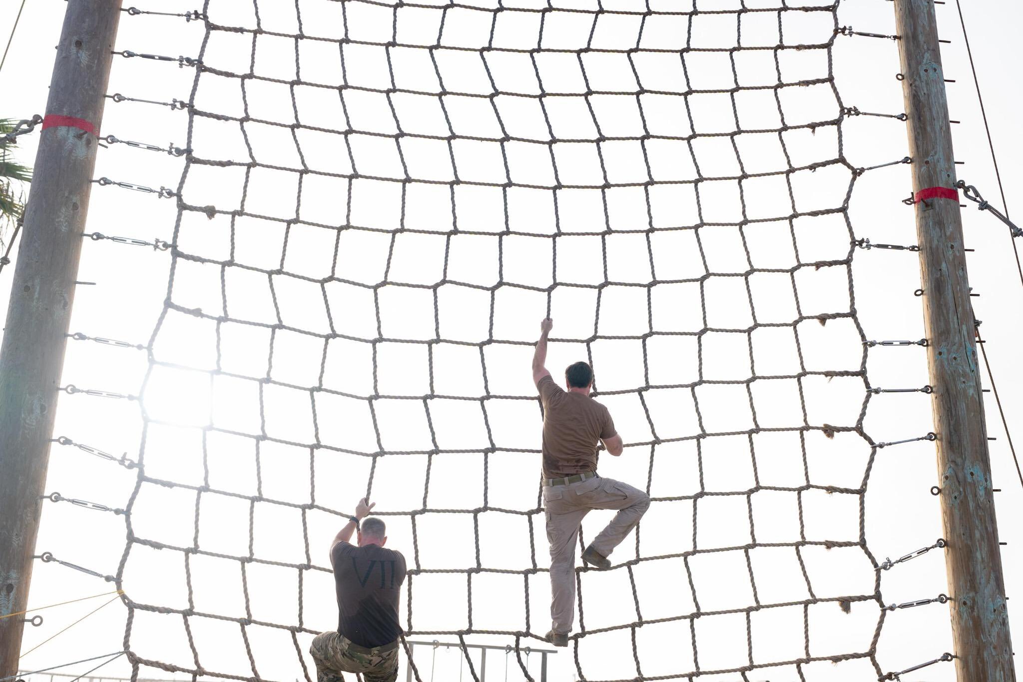 Τζέι Ντι Βανς: «Σαν να με παρέσυρε τρένο» – Εικόνες από την εξουθενωτική εκπαίδευση με την κορυφαία μονάδα του Πολεμικού Ναυτικού 9 Τζέι Ντι Βανς: «Σαν να με παρέσυρε τρένο» – Εικόνες από την εξουθενωτική εκπαίδευση με την κορυφαία μονάδα του Πολεμικού Ναυτικού