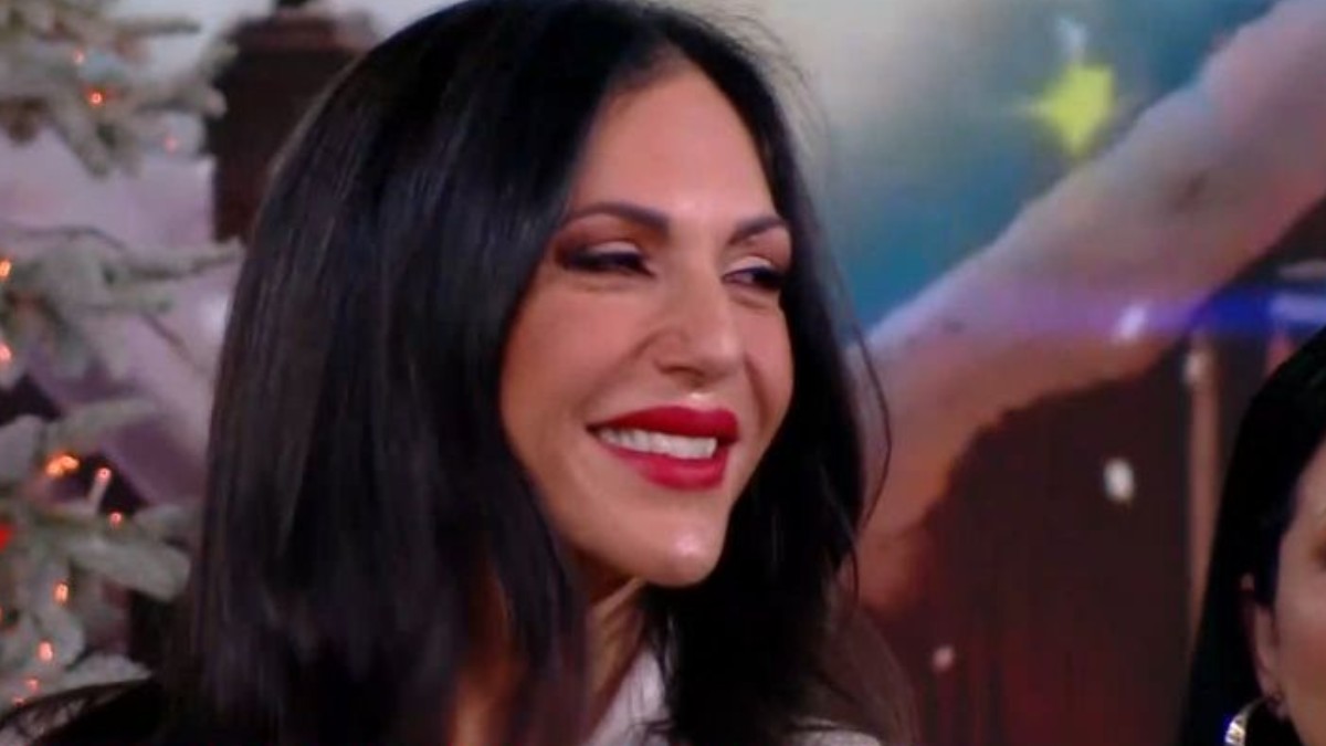 Ανθή Βούλγαρη: Συγκινητικές στιγμές στο πλατό του Κοινωνία ώρα Mega – «Θα πάω με τον γιο μου να πούμε τα κάλαντα»