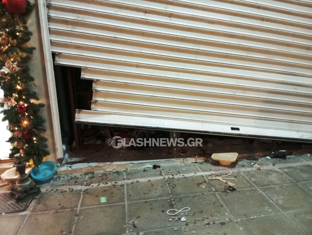 Χανιά: Κακοποιοί κατέστρεψαν το κατάστημα και τραυμάτισαν τον φίλο του ιδιοκτήτη 6 Χανιά: Κακοποιοί κατέστρεψαν το κατάστημα και τραυμάτισαν τον φίλο του ιδιοκτήτη