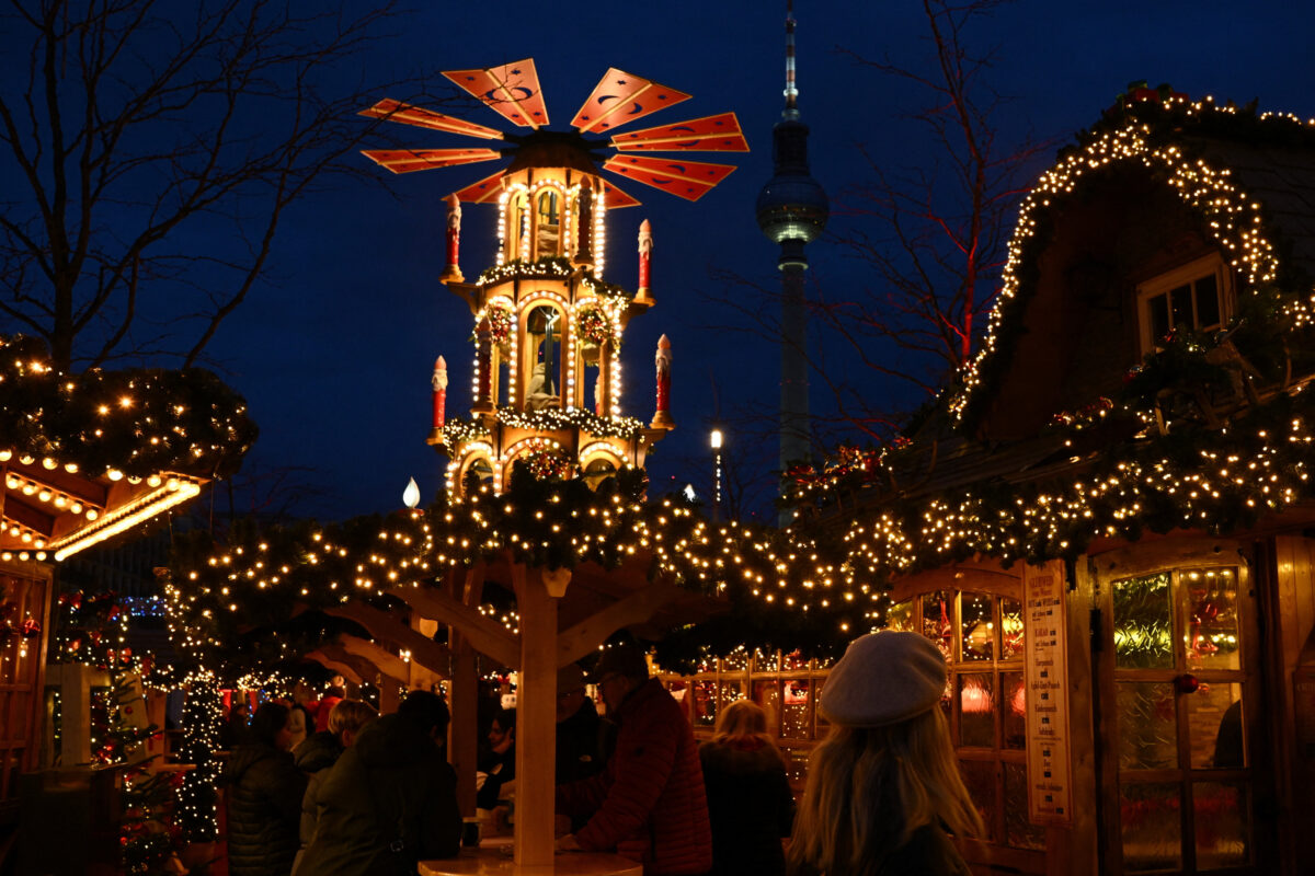 xristougenna-r-1200x800