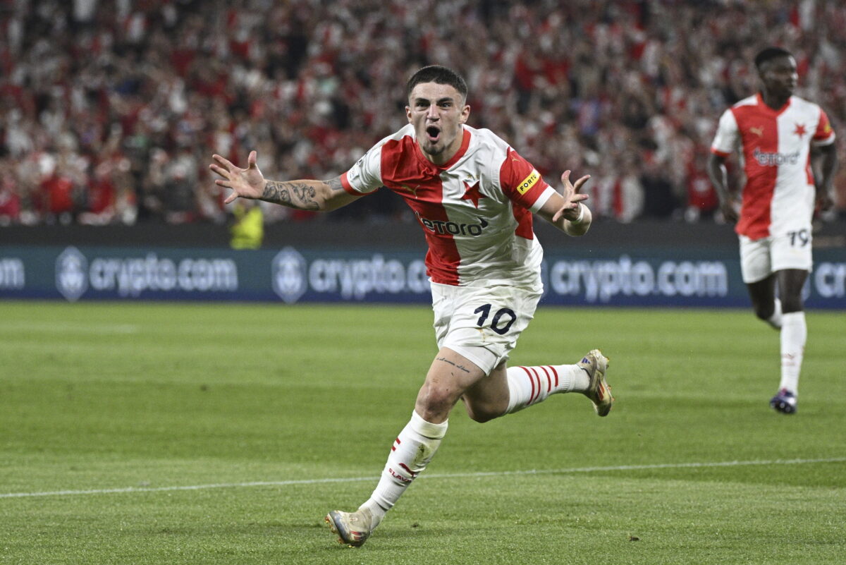 Ο Ζαφείρης αποχαιρέτησε τη Σλάβια Πράγας με συγκινητική ανάρτηση: «Φτιάξαμε αναμνήσεις που θα μείνουν για πάντα»