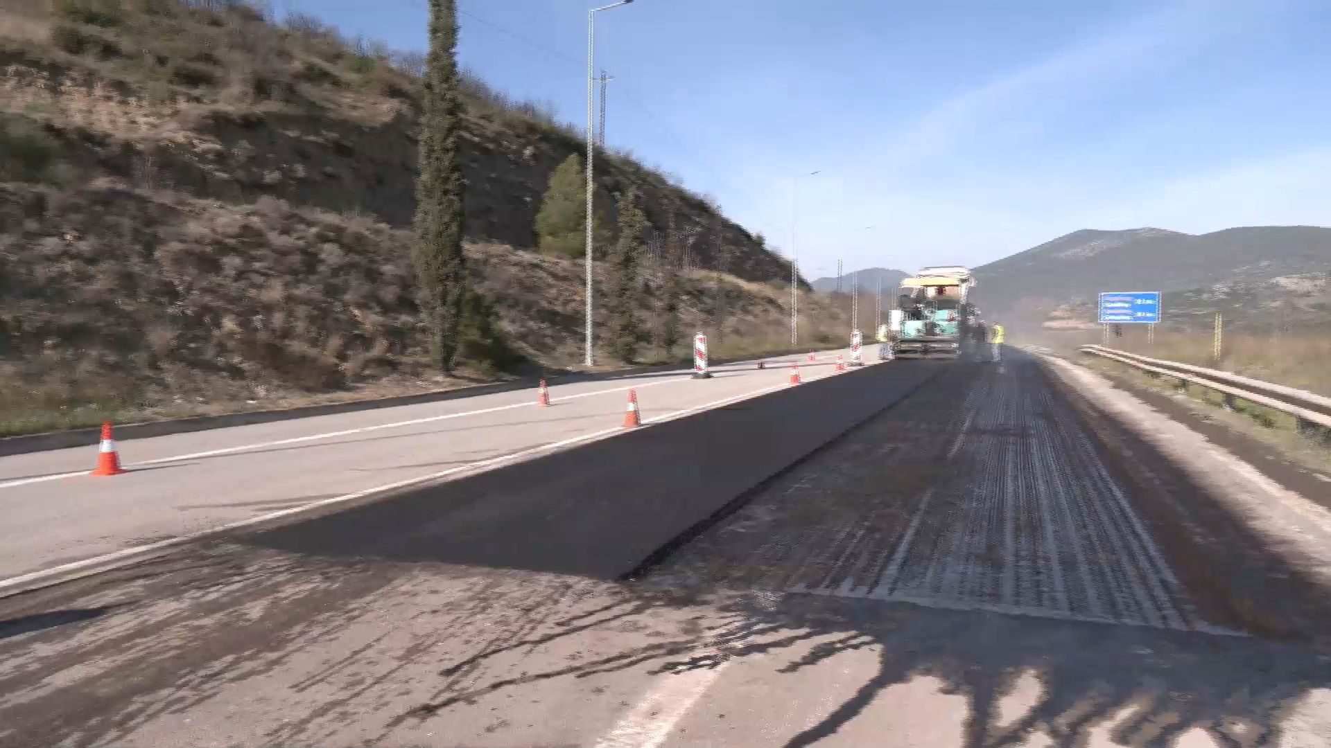 Αποκατάσταση του οδοστρώματος στην ανατολική παράκαμψη Λαμίας