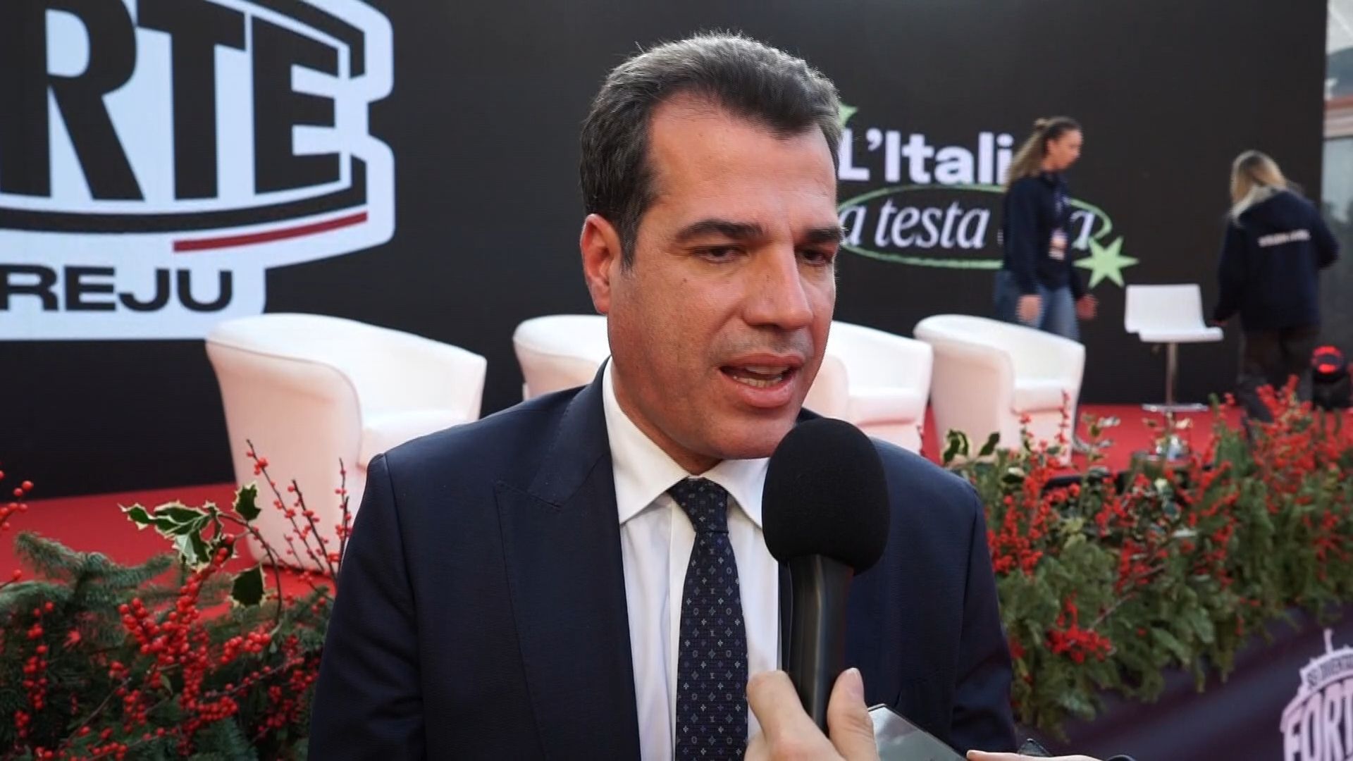 Στο φεστιβάλ «Atreju» του κόμματος «Αδέλφια της Ιταλίας» συμμετείχε ο υπουργός μετανάστευσης και ασύλου, Θάνος Πλεύρης