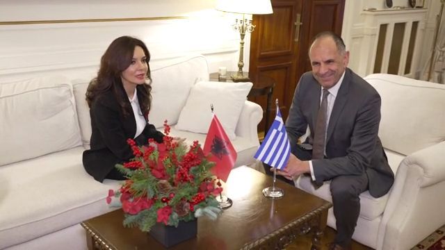 Συνάντηση του Γιώργου Γεραπετρίτη με την υπουργό Ευρώπης και Εξωτερικών Υποθέσεων της Αλβανίας, Elisa Spiropali