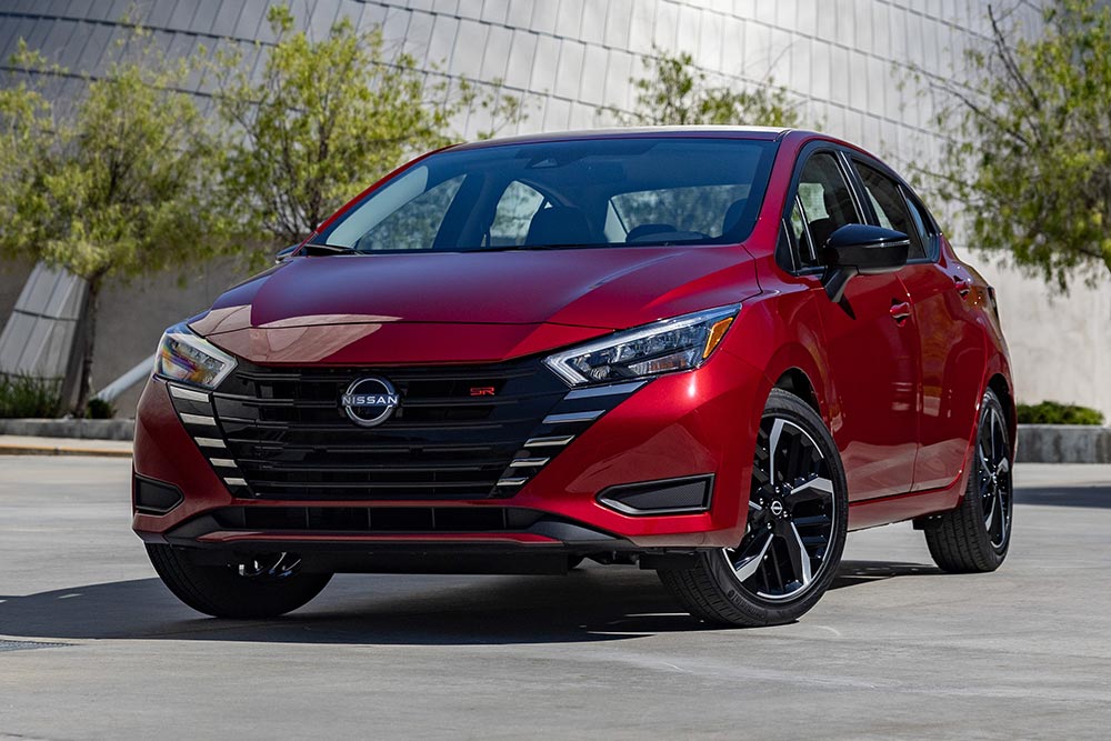 1-2025-Nissan-Nissan-Versa-40