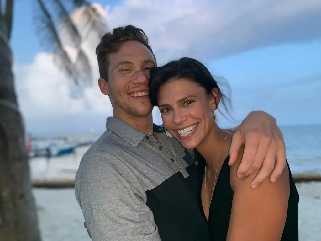 Σοκαριστική διπλή δολοφονία: Γιατρός εκτέλεσε την πρώην σύζυγό του και τον άντρα της μπροστά στα παιδιά τους