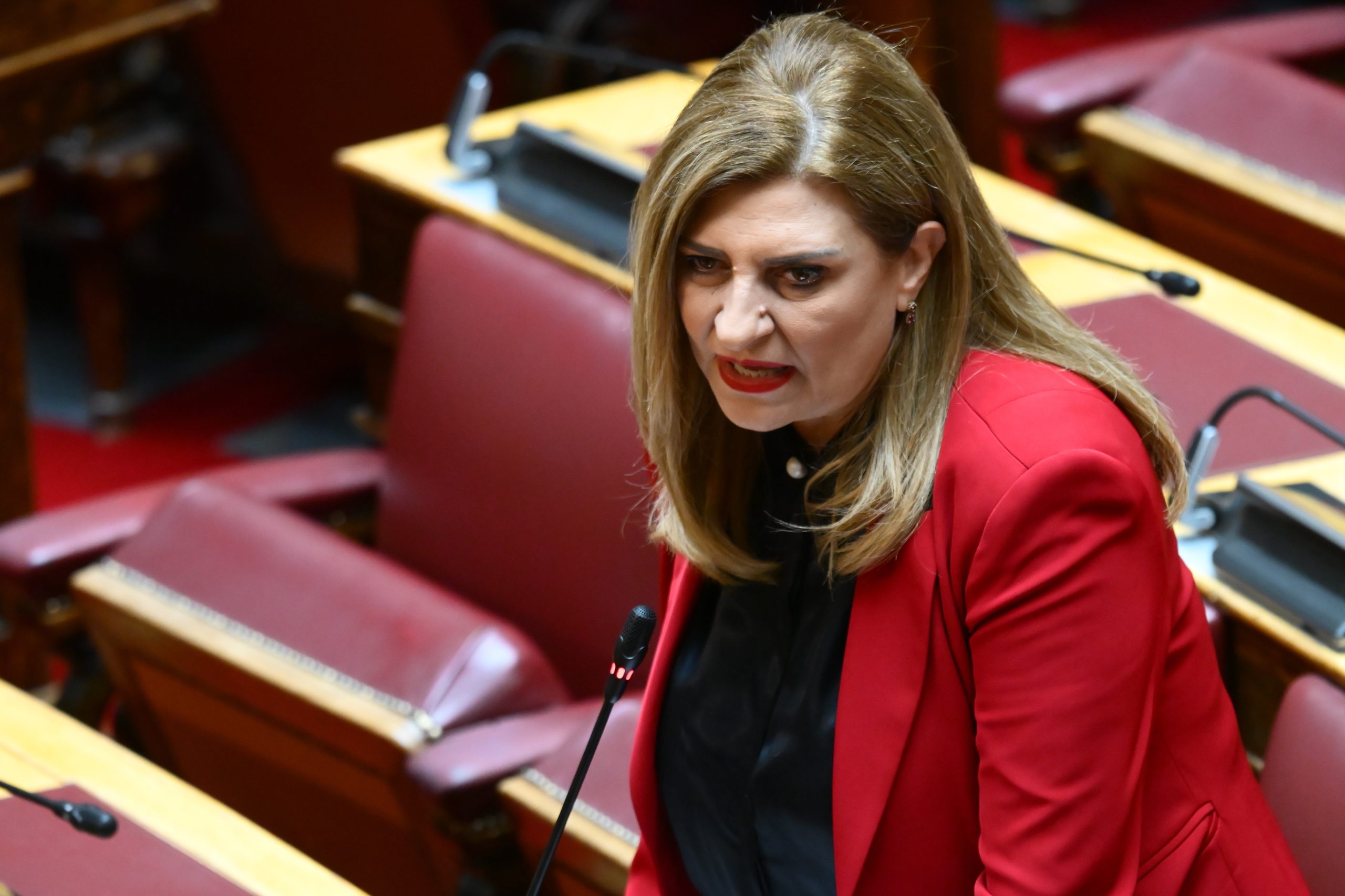 ΠΑΣΟΚ: Η Λιακούλη καταγγέλλει απόκρυψη επιστολής της ΕΕ για την ευλογιά από την κυβέρνηση – Η απάντηση του ΥΠΑΑΤ