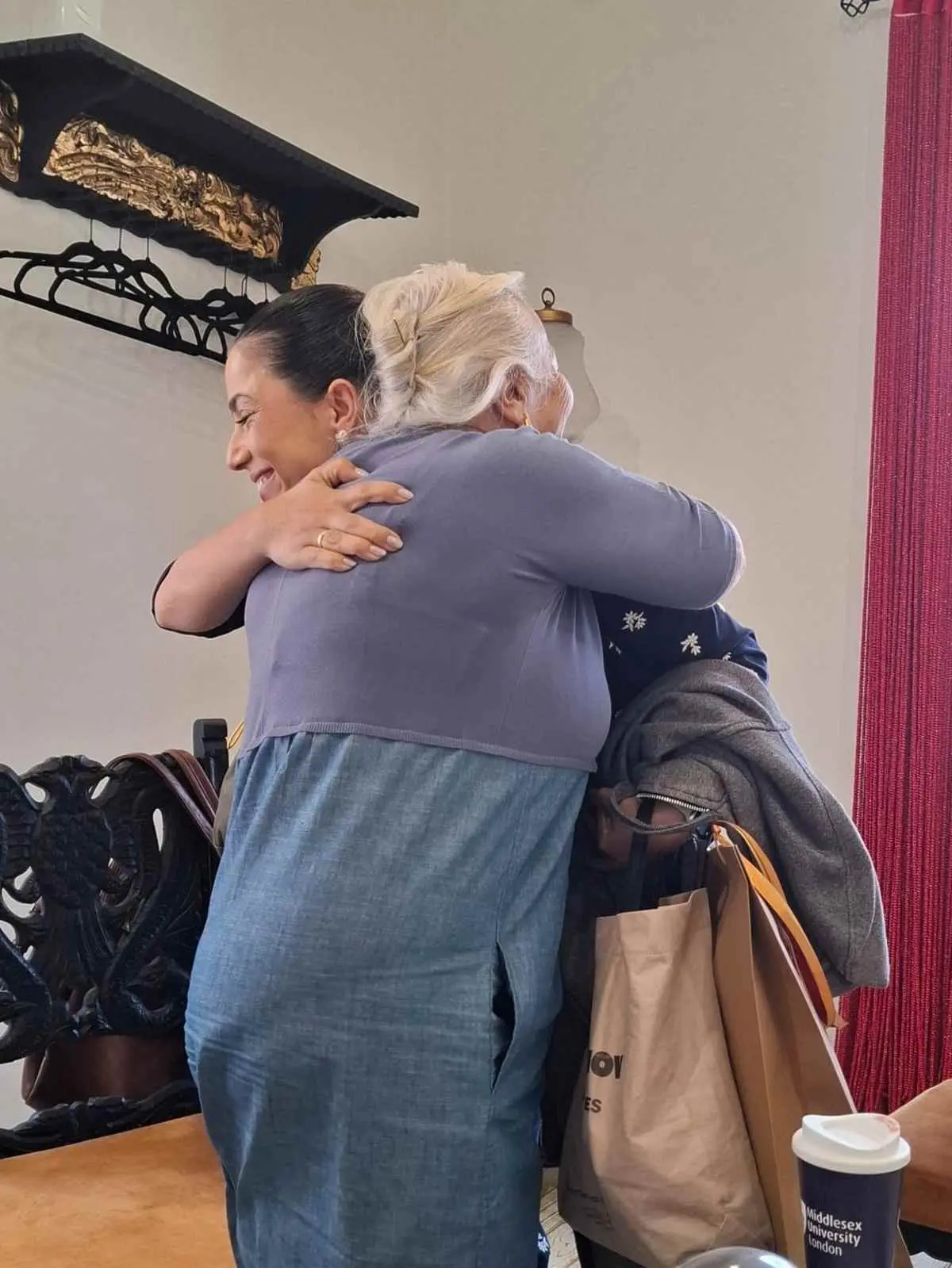 Ευλαμπία Ρέβη: Ανασκόπηση του 2025 – «Με δίδαξες να μη στριμώχνομαι για να χωράω» 12 Ευλαμπία Ρέβη