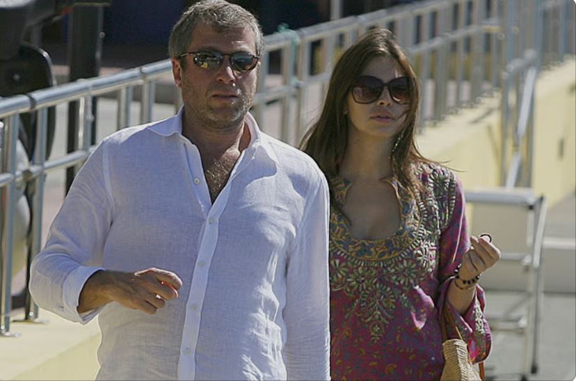 Γερμανία: Η κρυφή περιουσία του Αμπράμοβιτς που «πυροδότησε» την έρευνα στη Deutsche Bank – Πού κατέληξαν τα δισεκατομμύρια από την πώληση της Τσέλσι;