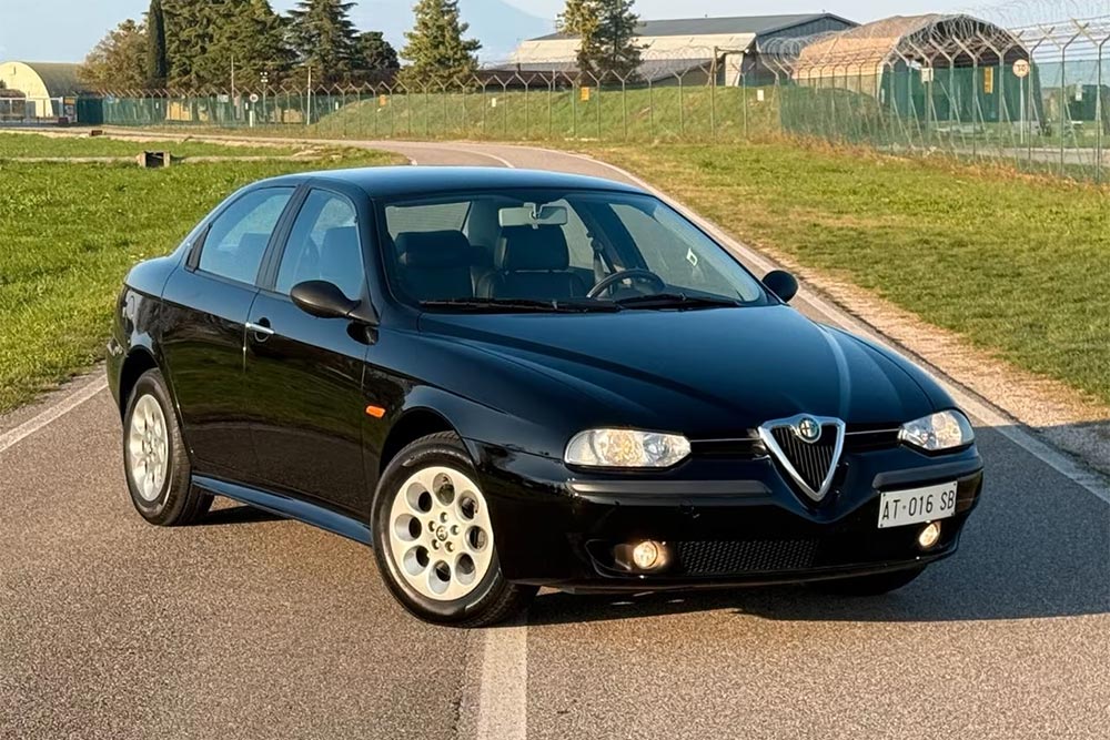 Σπάνια Alfa Romeo 156 με μόλις 32.000 χιλιόμετρα