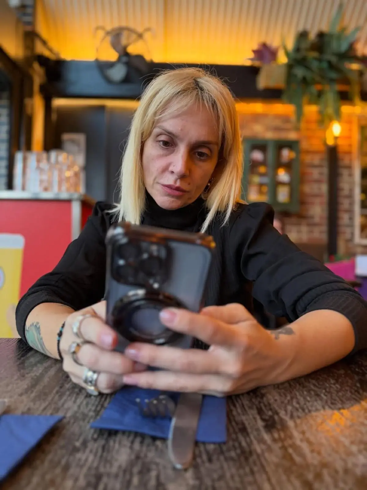 Ελεωνόρα Ζουγανέλη – Το άλμπουμ με τις ανέκδοτες φωτογραφίες της από το Λονδίνο: «Η πίστη στο άγνωστο…» 25 Ελεωνόρα Ζουγανέλη