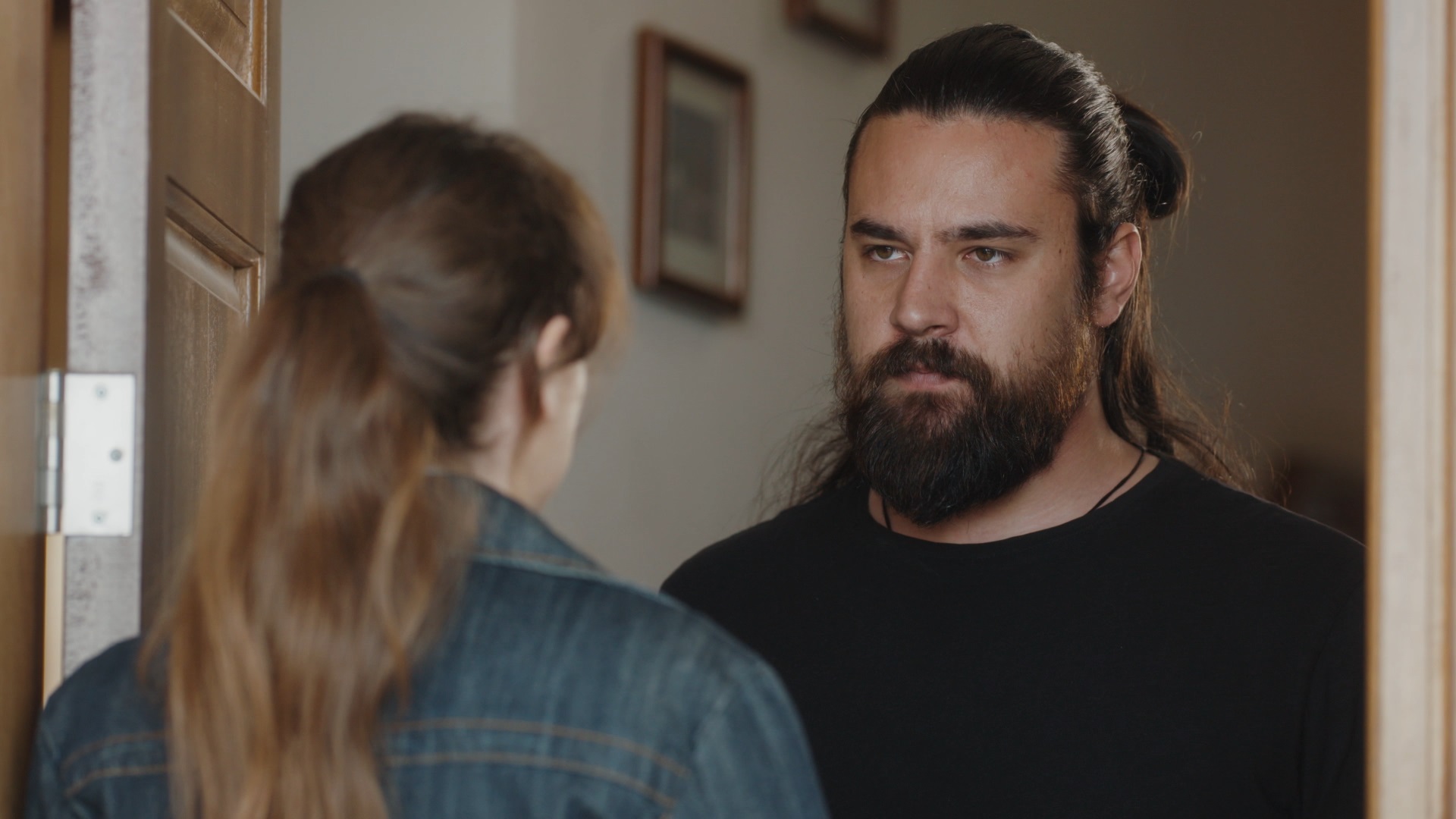 Η γη της ελιάς: Επιστρέφει με καταιγιστικές εξελίξεις που «κόβουν» την ανάσα