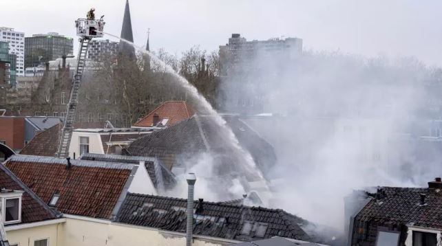 Ολλανδία: Τουλάχιστον 4 τραυματίες από έκρηξη και πυρκαγιά στην Ουτρέχτη