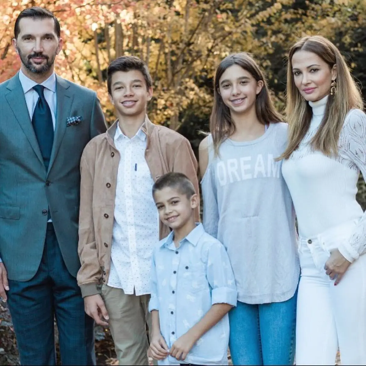 Αλέκα Καμηλά & Πέτζα Στογιάκοβιτς: Ο γιος τους Αντρέι ακολουθεί τα χνάρια του πατέρα του – Η αναφορά στη μητέρα του 4 Η Αλέκα Καμηλά και ο Πέτζα Στογιάκοβιτς με τα παιδιά τους